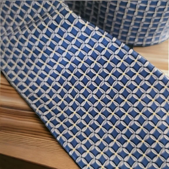 VINTAGE VALENTINO Silk Tie Chainlink Mens Suit Retro Abstract Luxury Collectible - Picture 14 of 16